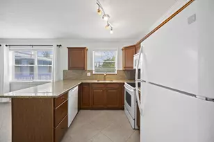 144 Canterbury, West Palm Beach, FL 33417 - Photo 9