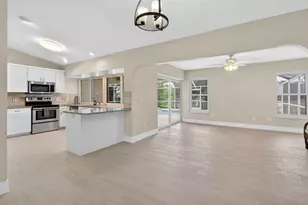 320 NE Surfside Ave, Port Saint Lucie, FL 34983 - Photo 9