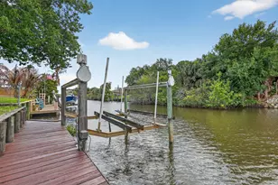 320 NE Surfside Ave, Port Saint Lucie, FL 34983 - Photo 45