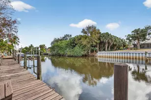 320 NE Surfside Ave, Port Saint Lucie, FL 34983 - Photo 57