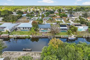 320 NE Surfside Ave, Port Saint Lucie, FL 34983 - Photo 63