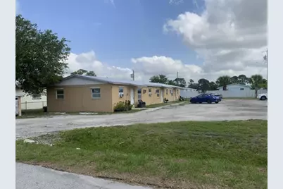 902 S 15th S Street, Fort Pierce, FL 34950 - Photo 1