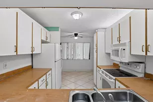 10837 W Clairmont Cir, Tamarac, FL 33321 - Photo 9