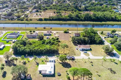 1805 Barcelona Avenue, Fort Pierce, FL 34946 - Photo 15