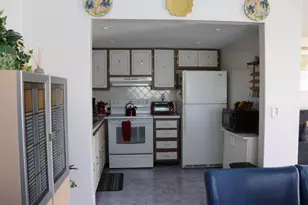 168 Burgundy, Delray Beach, FL 33484 - Photo 7