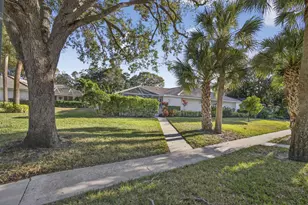 7502 Geminata Oak Ct, Palm Beach Gardens, FL 33410 - Photo 5