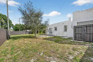 1011 W Lakewood Rd, West Palm Beach, FL 33405 - Photo 21