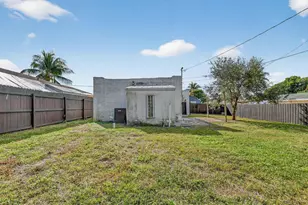 1011 W Lakewood Rd, West Palm Beach, FL 33405 - Photo 23