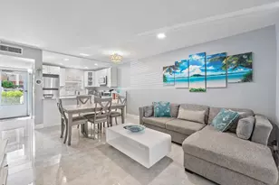 725 Lori Dr, Palm Springs, FL 33461 - Photo 1