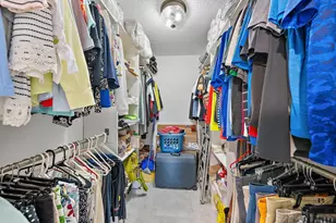 725 Lori Dr, Palm Springs, FL 33461 - Photo 15