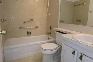 23 Kingswood B, West Palm Beach, FL 33417 - Photo 7