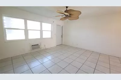 23 Kingswood B, West Palm Beach, FL 33417 - Photo 3