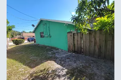 4901 Spruce Avenue SE, West Palm Beach, FL 33407 - Photo 7