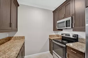 5810 Monterra Club Dr, Lake Worth, FL 33463 - Photo 9