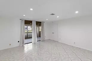 9352 Sabal Ridge Circle, Boca Raton, FL 33428 - Photo 9