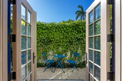 238 Phipps Plaza, Palm Beach, FL 33480 - Photo 9