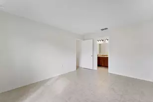 5330 NW Pine Trail Cir, Port Saint Lucie, FL 34983 - Photo 9