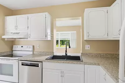 7288 Pine Park Drive N, Lake Worth, FL 33467 - Photo 9