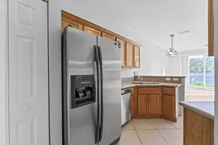 1002 Pipers Cay Dr, West Palm Beach, FL 33415 - Photo 5