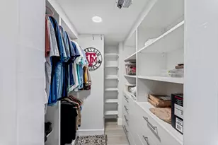 20379 W Country Club Dr, Aventura, FL 33180 - Photo 17