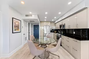 20379 W Country Club Dr, Aventura, FL 33180 - Photo 5