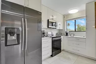 360 Bella Vista Ct N, Jupiter, FL 33477 - Photo 11