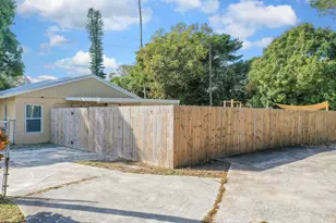 1002 Ave E E, Fort Pierce, FL 34950 - Photo 15