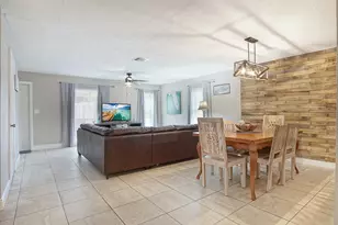 1002 Ave E E, Fort Pierce, FL 34950 - Photo 1