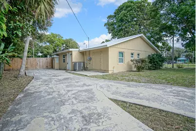 1002 Avenue E E, Fort Pierce, FL 34950 - Photo 33
