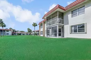 354 Lake Frances Dr, West Palm Beach, FL 33411 - Photo 25