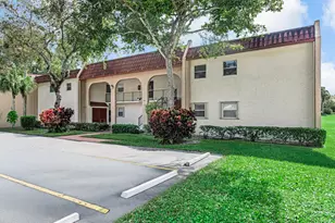 354 Lake Frances Dr, West Palm Beach, FL 33411 - Photo 27