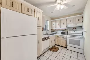 354 Lake Frances Dr, West Palm Beach, FL 33411 - Photo 9