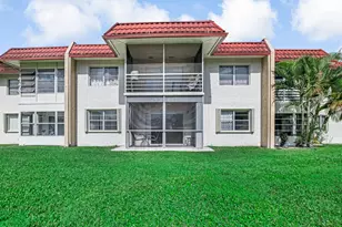 354 Lake Frances Dr, West Palm Beach, FL 33411 - Photo 23