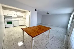 313 Greenbrier B, West Palm Beach, FL 33417 - Photo 5