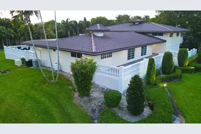 875 NW 120th Avenue, Plantation, FL 33325 - Photo 79