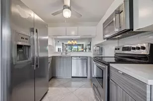 7649 Tahiti Ln, Lake Worth, FL 33467 - Photo 7