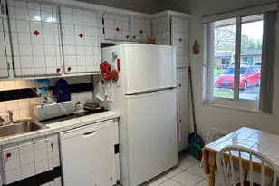 225 Lake Meryl Dr, West Palm Beach, FL 33411 - Photo 7