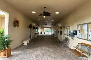 225 Lake Meryl Dr, West Palm Beach, FL 33411 - Photo 25