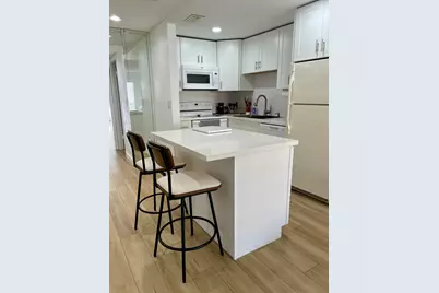 1100 Crystal Lake Drive #207, Pompano Beach, FL 33064 - Photo 9