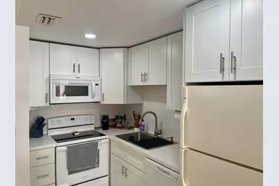 1100 Crystal Lake Drive #207, Deerfield Beach, FL 33064 - Photo 11