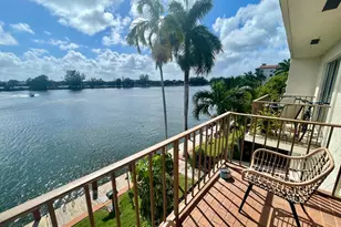 1100 Crystal Lake Dr, Pompano Beach, FL 33064 - Photo 17