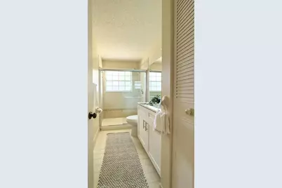 3851 Island Club Circle E, Lake Worth, FL 33462 - Photo 9