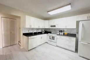 3851 Island Club Cir E, Lantana, FL 33462 - Photo 11