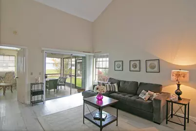 3851 Island Club Circle E, Lake Worth, FL 33462 - Photo 5