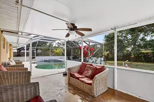 331 NE Camelot Dr, Port Saint Lucie, FL 34983 - Photo 31