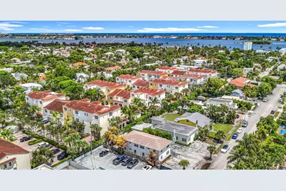 337 Kenilworth Boulevard #4, West Palm Beach, FL 33405 - Photo 1
