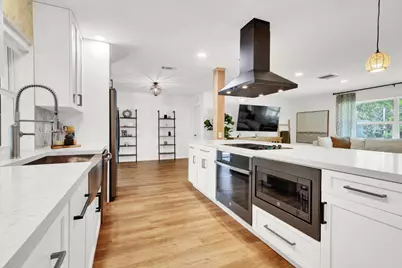 824 N Bel Air Drive, Plantation, FL 33317 - Photo 7