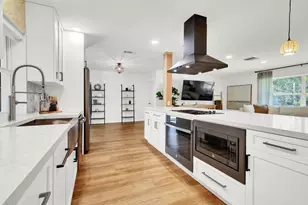 824 N Bel Air Dr, Plantation, FL 33317 - Photo 7