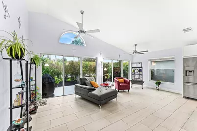 9702 Harbour Lake Circle, Boynton Beach, FL 33437 - Photo 11