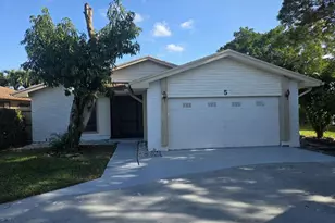 5 Fenwick Pl, Boynton Beach, FL 33426 - Photo 1